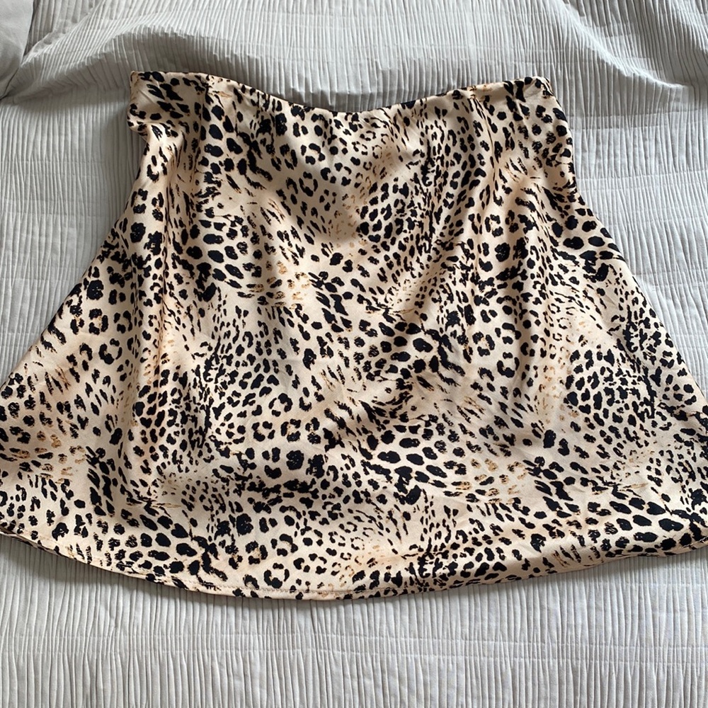 Forever21 cheetah print mini skirt